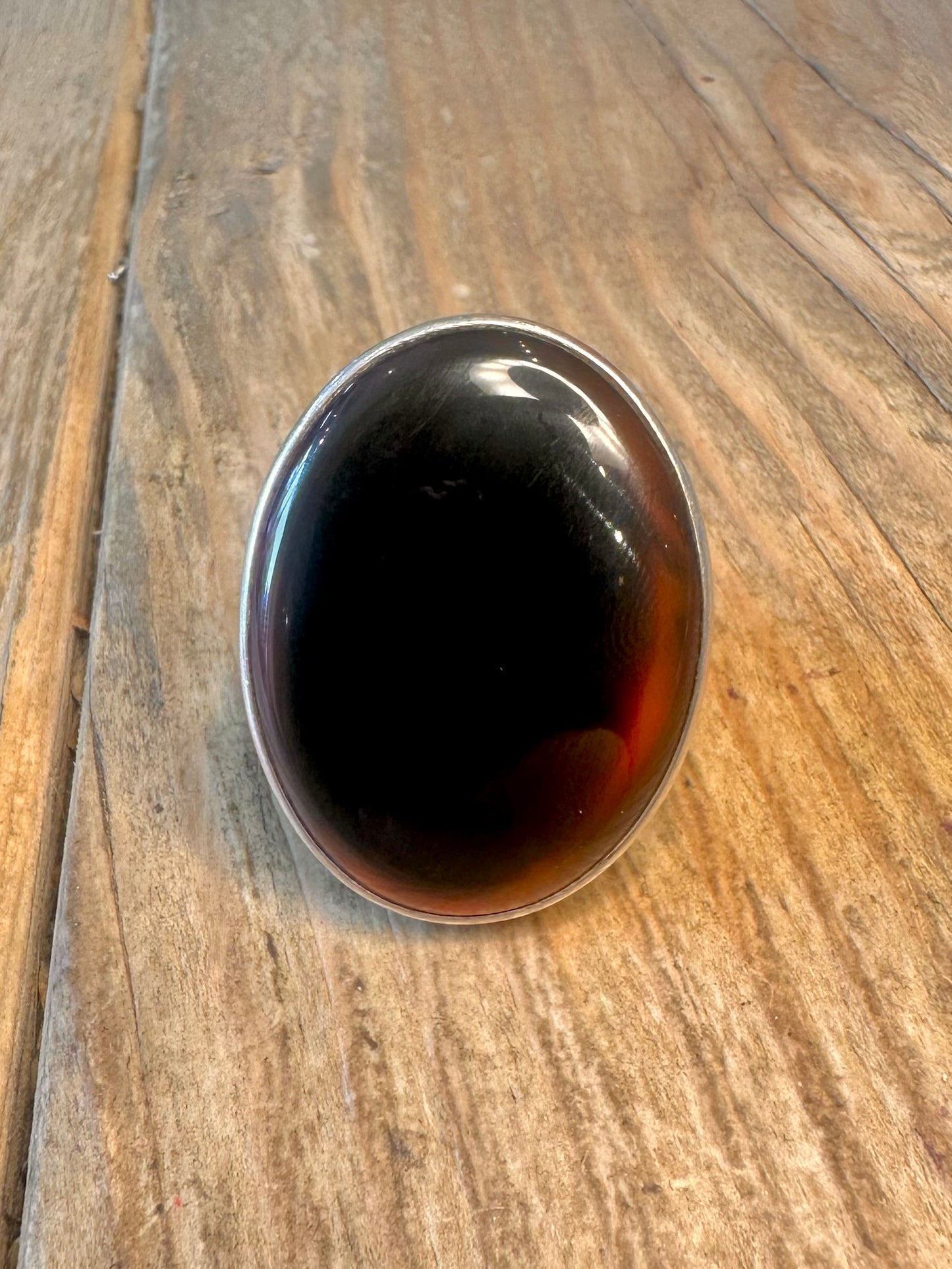 Atemberaubender großer natürlicher schwarzer Onyx osteuropäischer 925er Silberring Größe P
