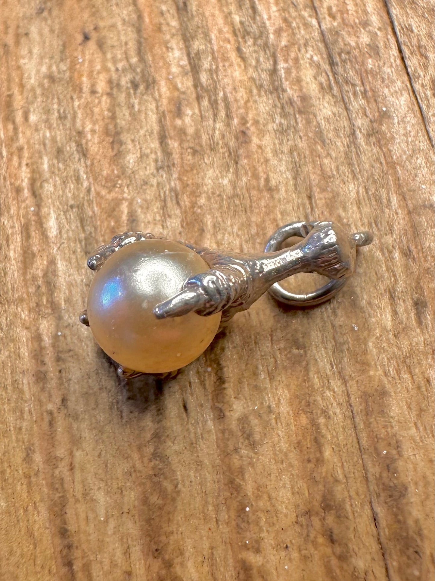 Anhänger 925 Sterling Silber mit Kralle, die eine Imitationsperle hält