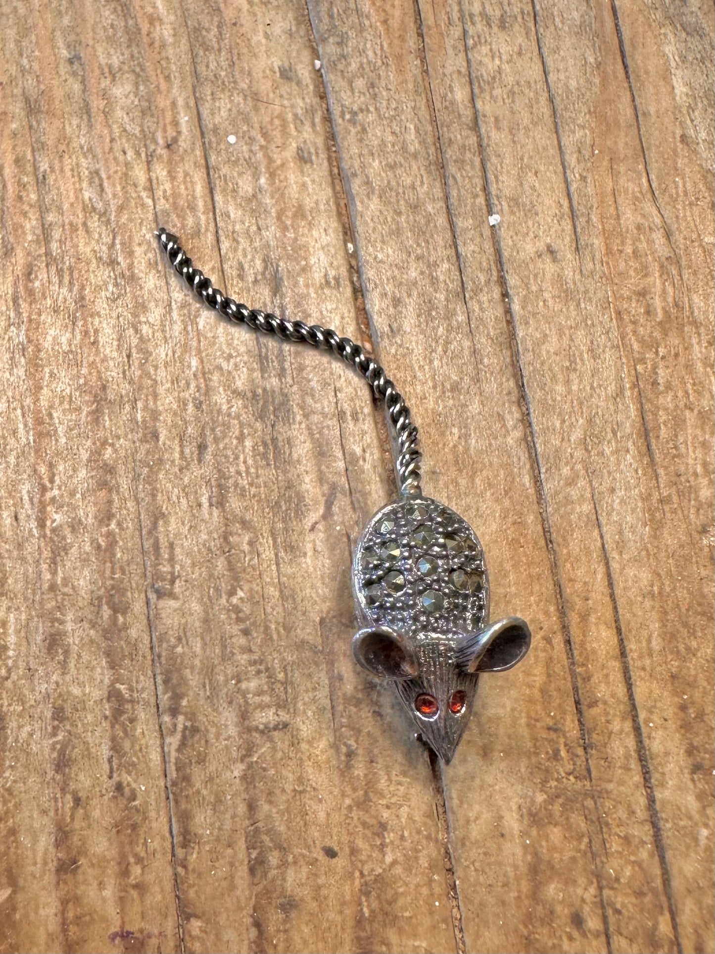 Mouse Marcasite and Red Stone Woven Tail 925 Sterling Silver Brooch