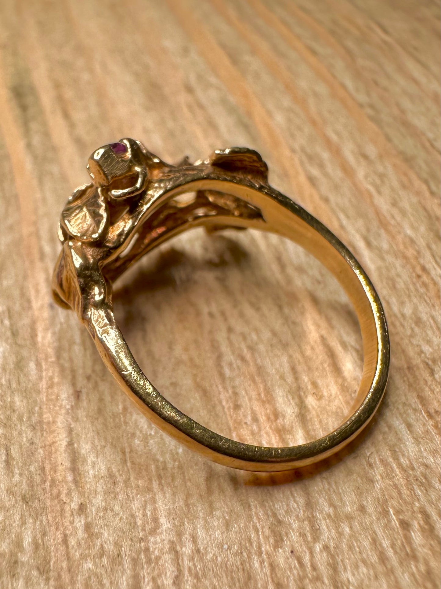 Vintage 1980 9ct Gold Amethyst Leaf Size N1/2 Ring