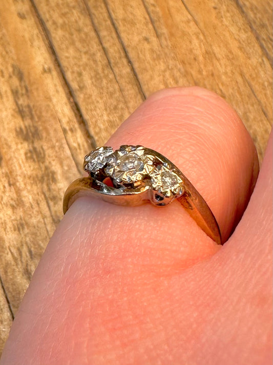 9ct Gold Three 0.1ct Diamond Crossover Style Size L Ring