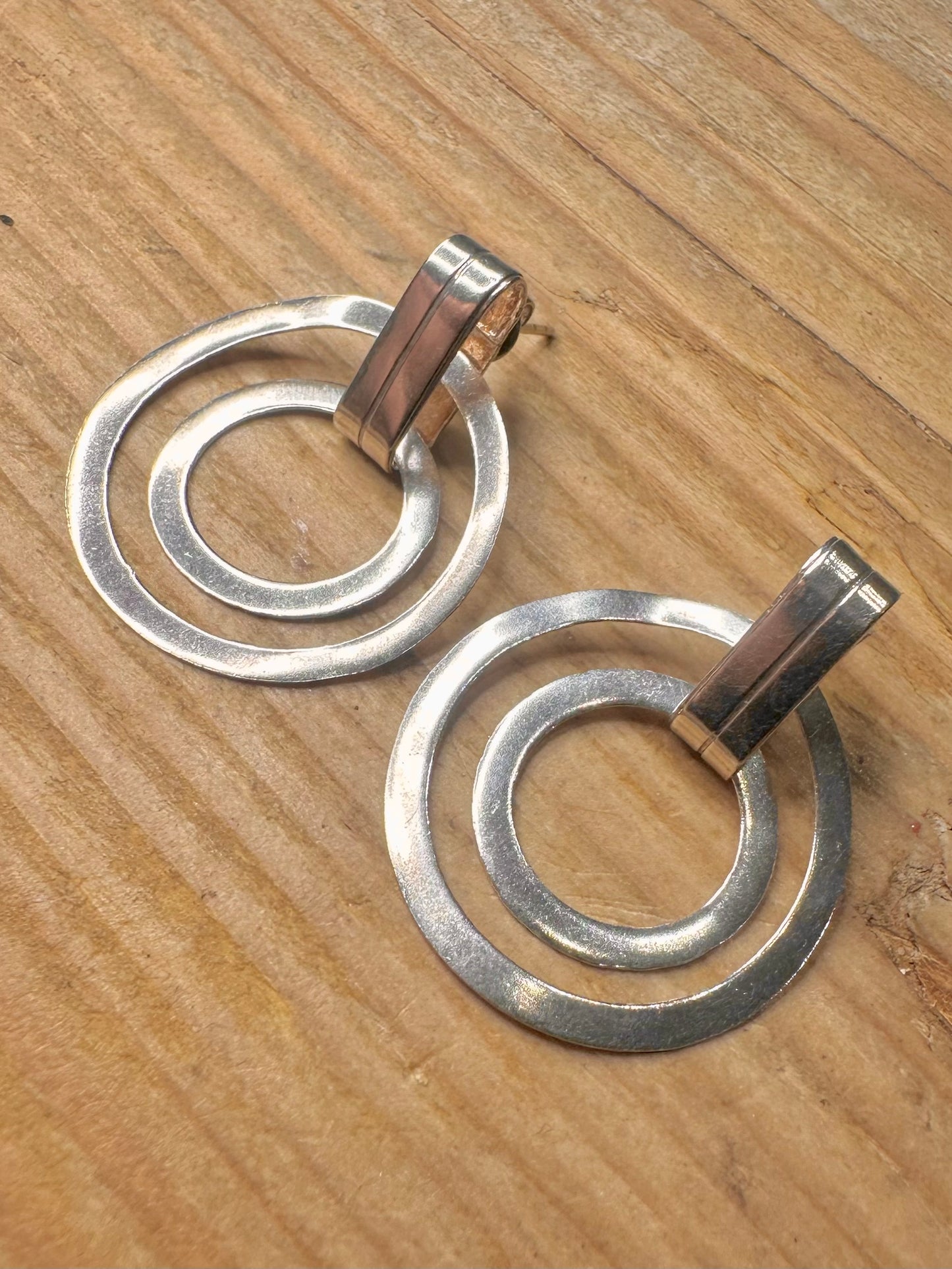 Abstrakte Doppelkreis-Ohrringe aus 925er Sterlingsilber