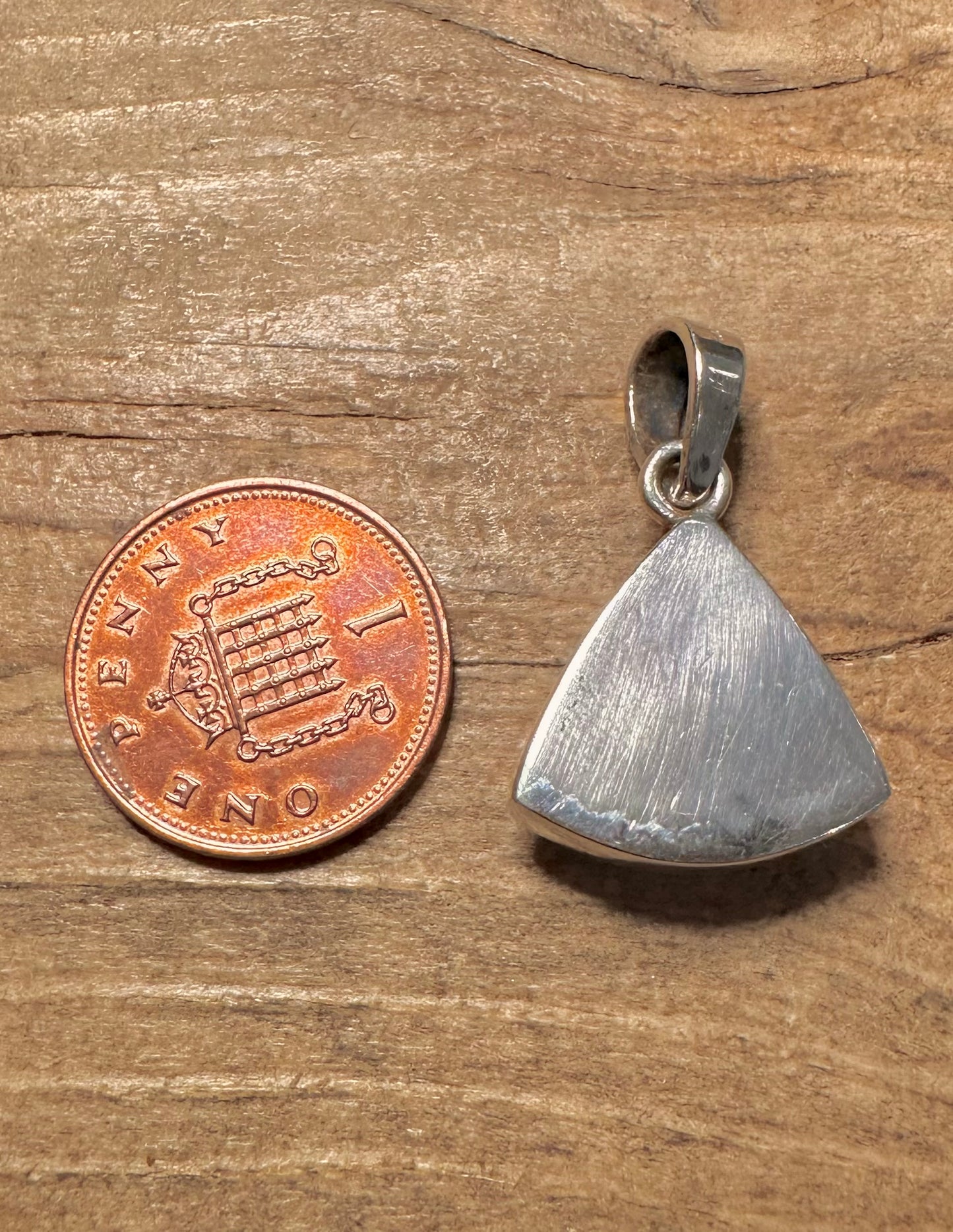 Modernist Labradorite Triangle 925 Silver Pendant