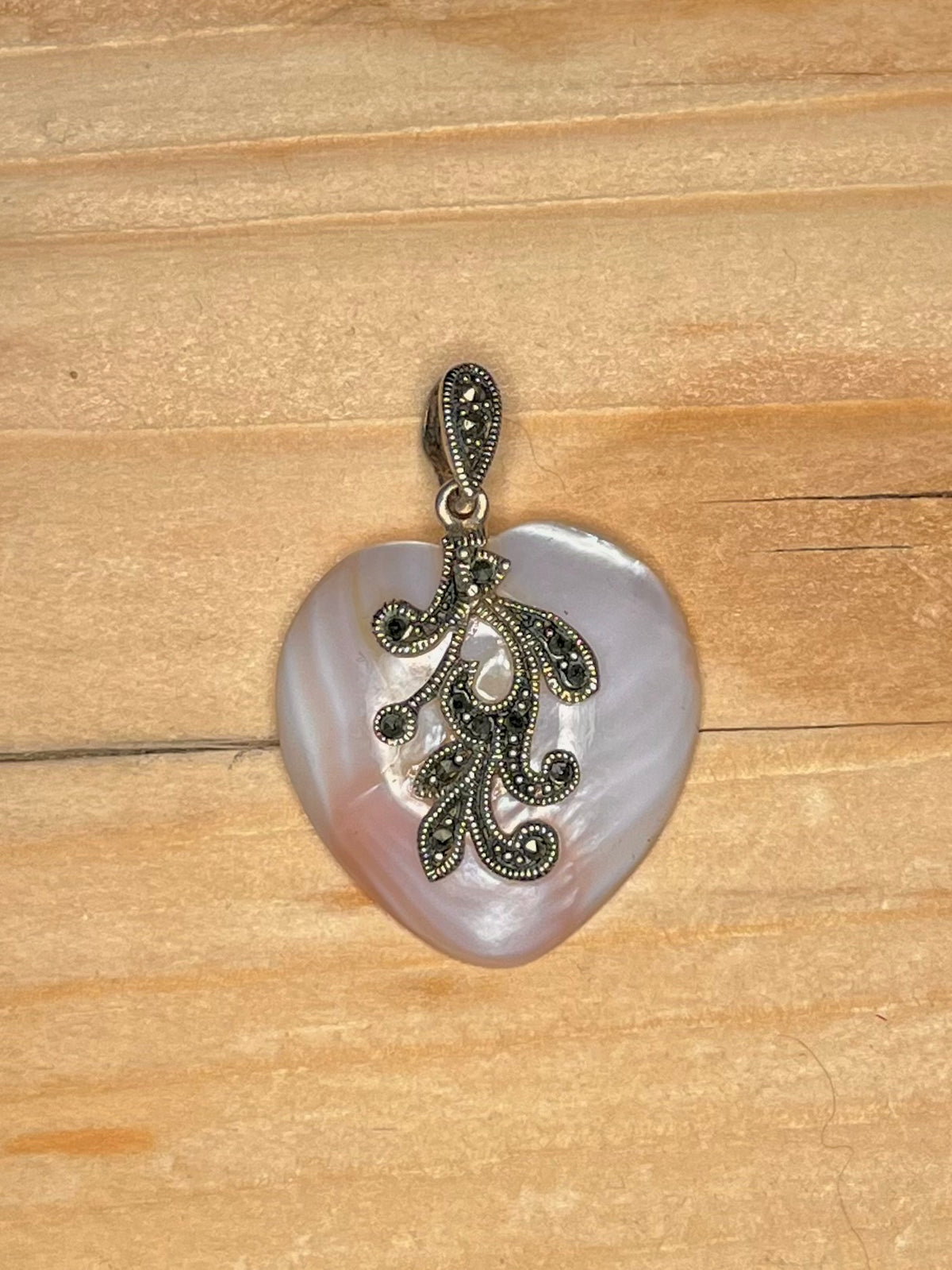 Heart Shaped Pink Mother Of Pearl 925 Sterling Silver Pendant