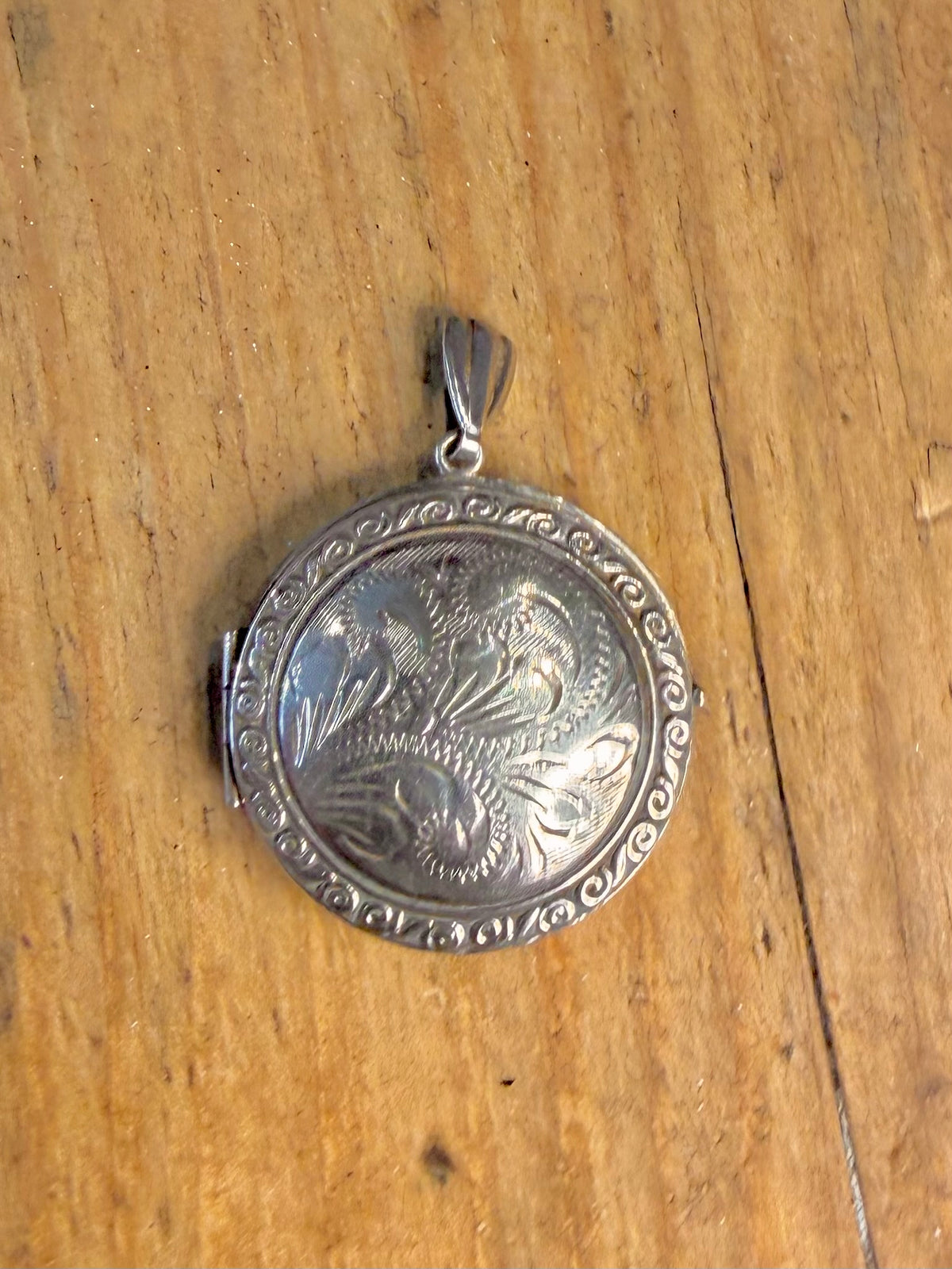 Circle Swirl Floral Engraved Locket 925 Sterling Silver Pendant