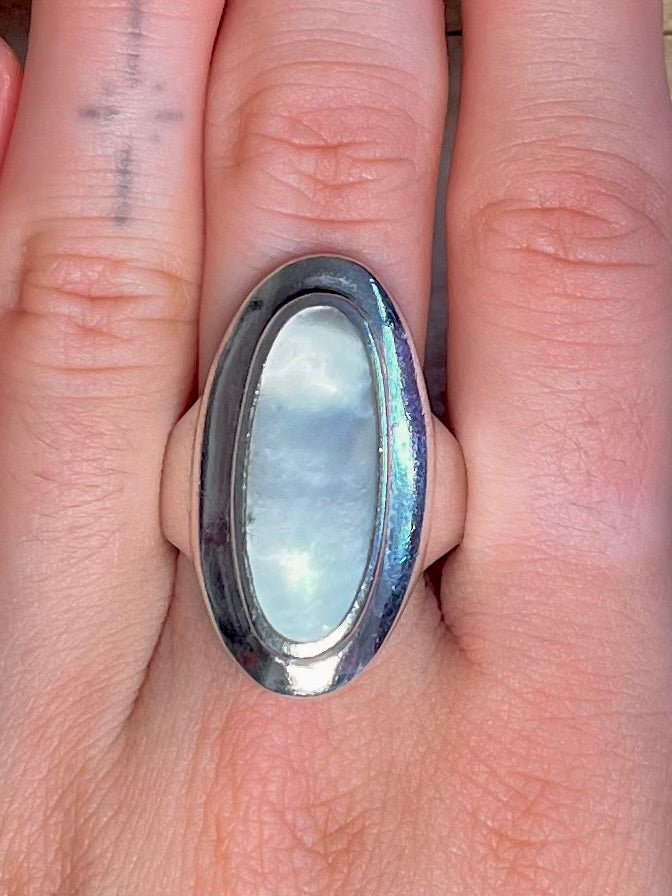 Mother of Pearl Oval 925 Sterling Silver Size T Ring