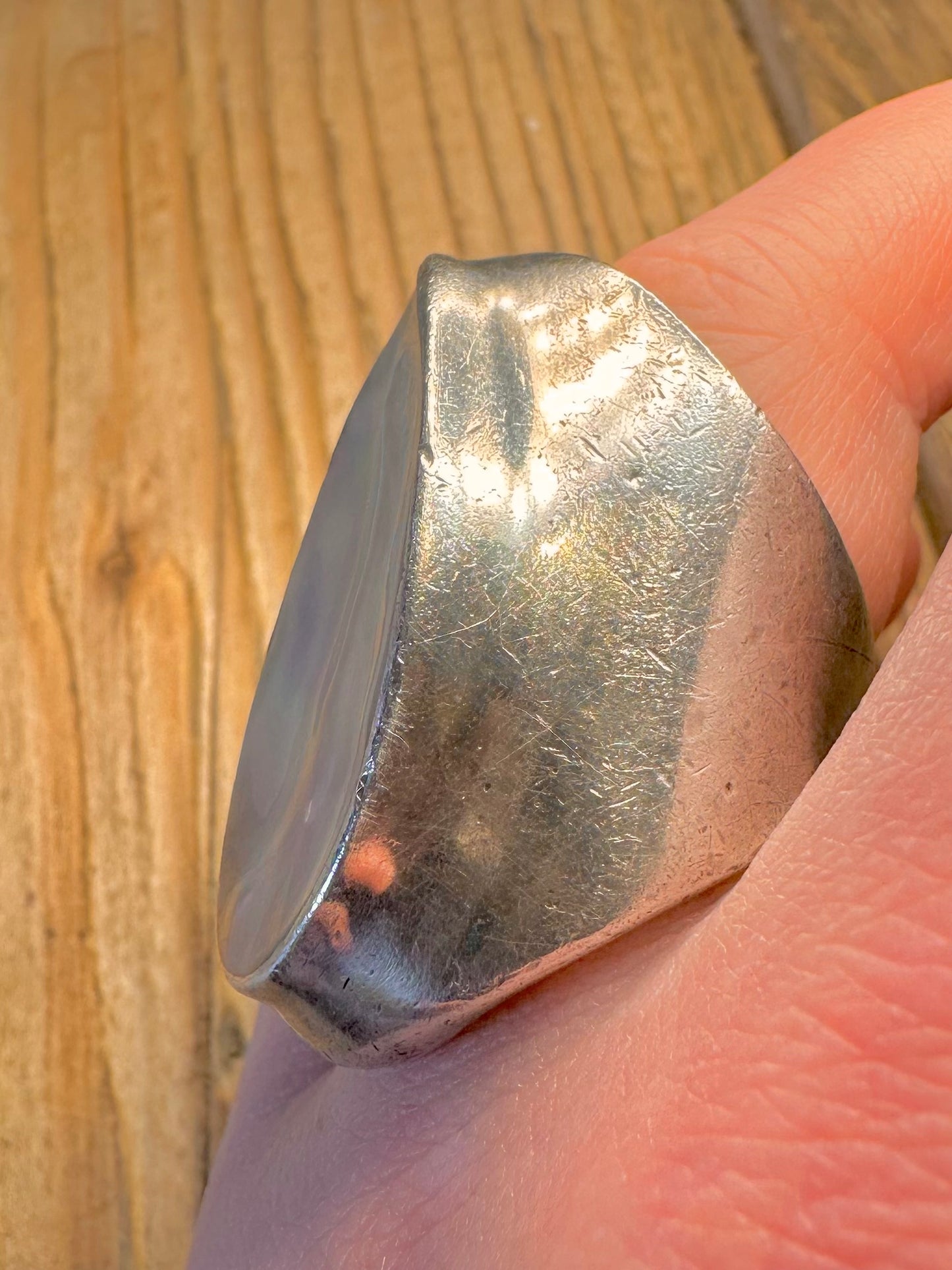 Wunderschöner großer, klobiger, irisierender Perlmutt-Ring aus 925er Sterlingsilber, Größe Q