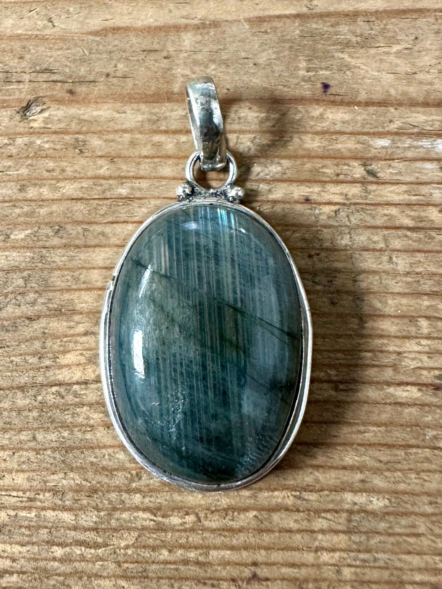 Vintage Labradorite Oval 925 Silver Pendant