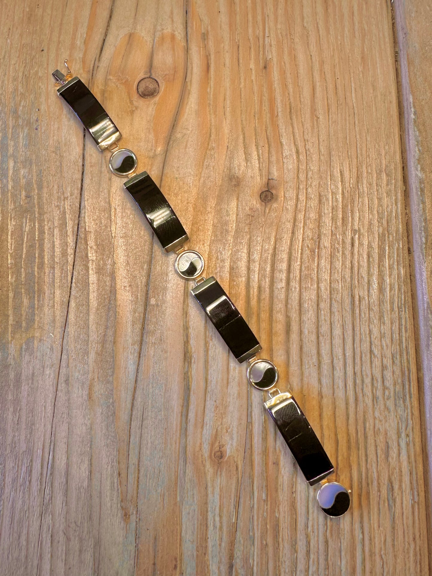 14K Gold 2003 Onyx and Mother of Pearl Ying and Yang 7.3 inch Bracelet