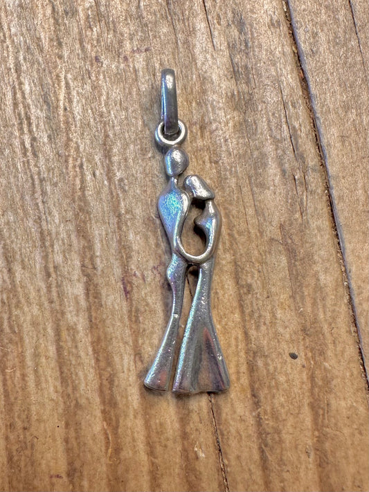 Paar umarmt 925er Sterling Silber Anhänger