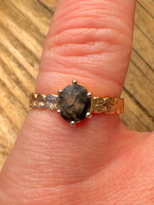 Stunning 18ct Gold Salt and Pepper Diamond Leaf Design Size M Ring