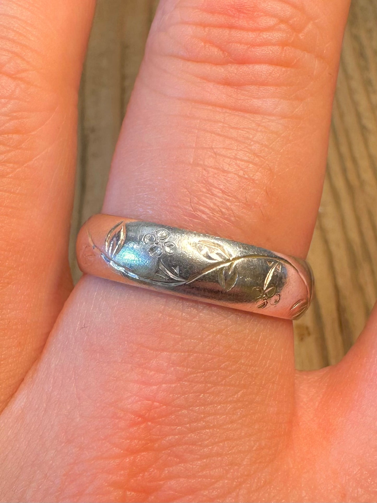 Leaf Floral 1985 Engraved Band 925 Sterling Silver Size W Ring