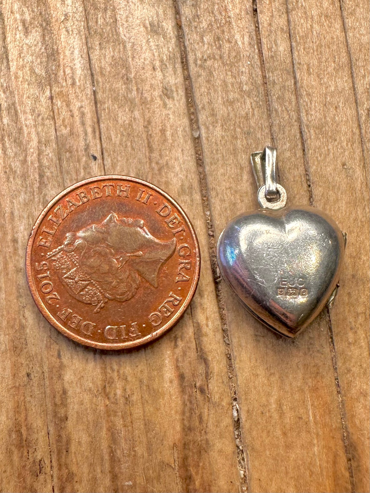 Vintage 1977 graviertes Herz-Medaillon 925 Sterling Silber Anhänger