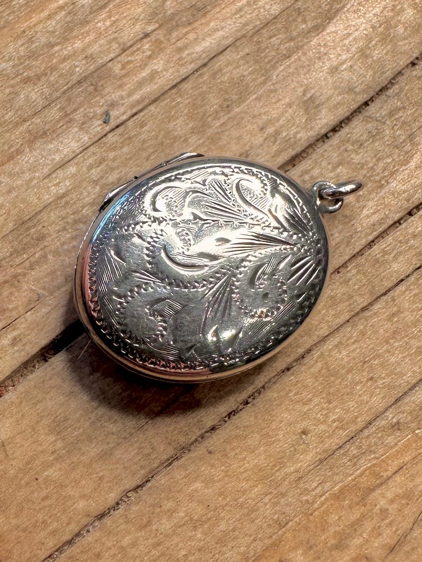 Vintage 1970 Engraved Oval Locket 925 Sterling Silver Pendant