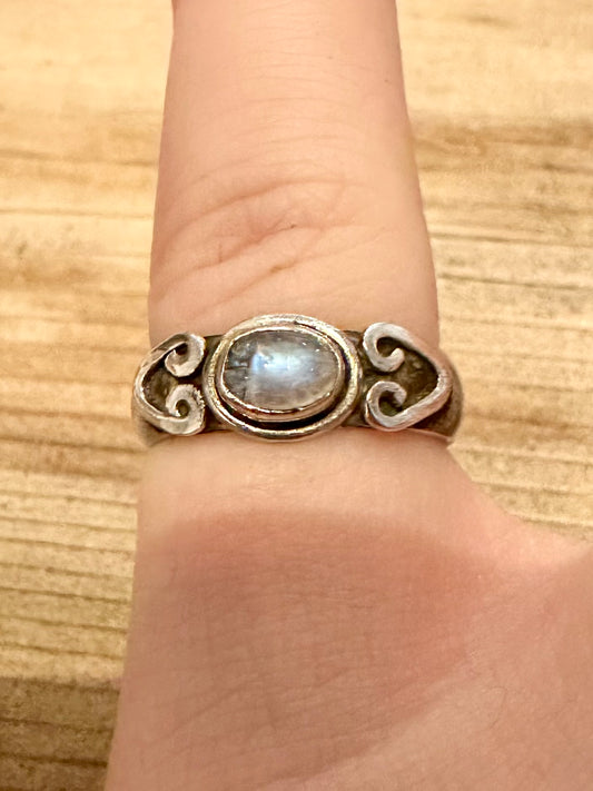 Vintage Moonstone Hearts 925 Silver Size K Ring