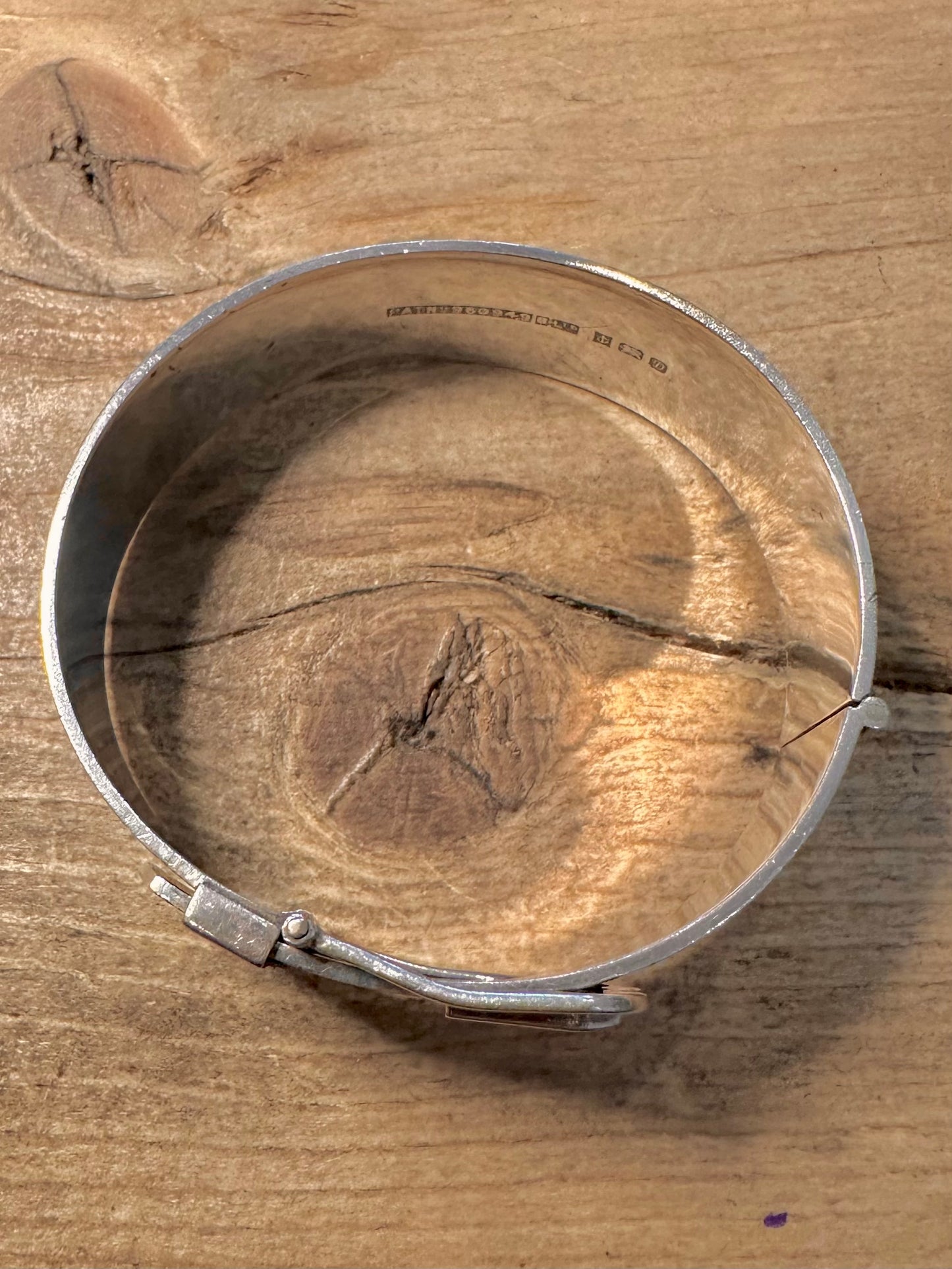 Vintage 1978 Buckle Clasp Floral Leaf Engraved Bark Effect 925 Silver Bangle
