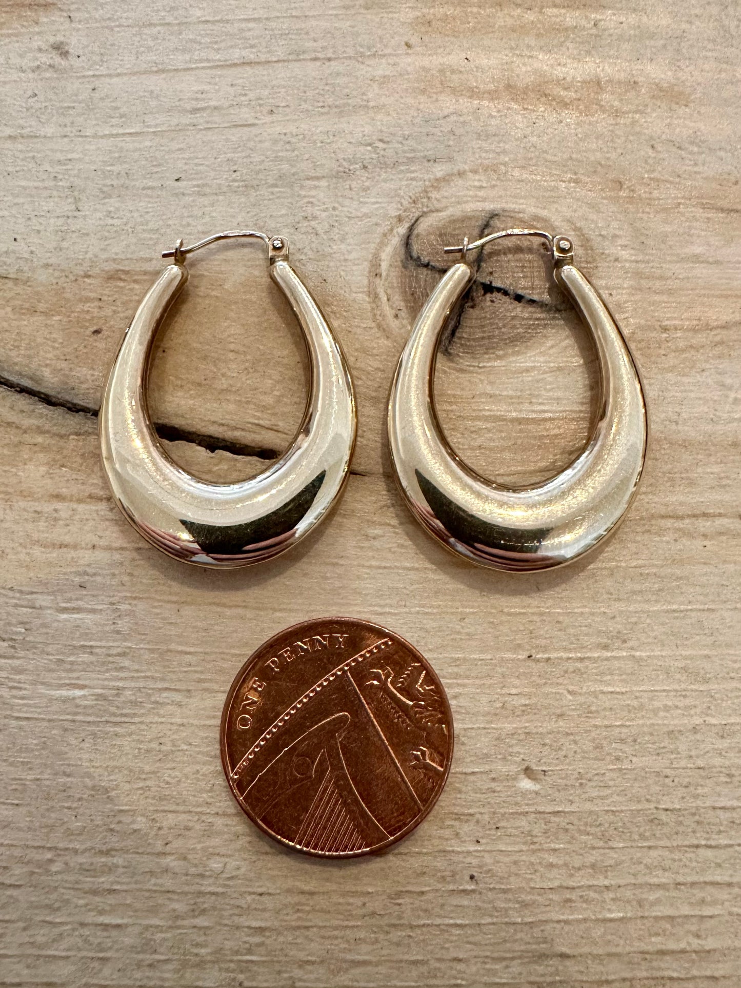 Vintage 1995 Chunky Oval Hoop 9ct Gold Earrings