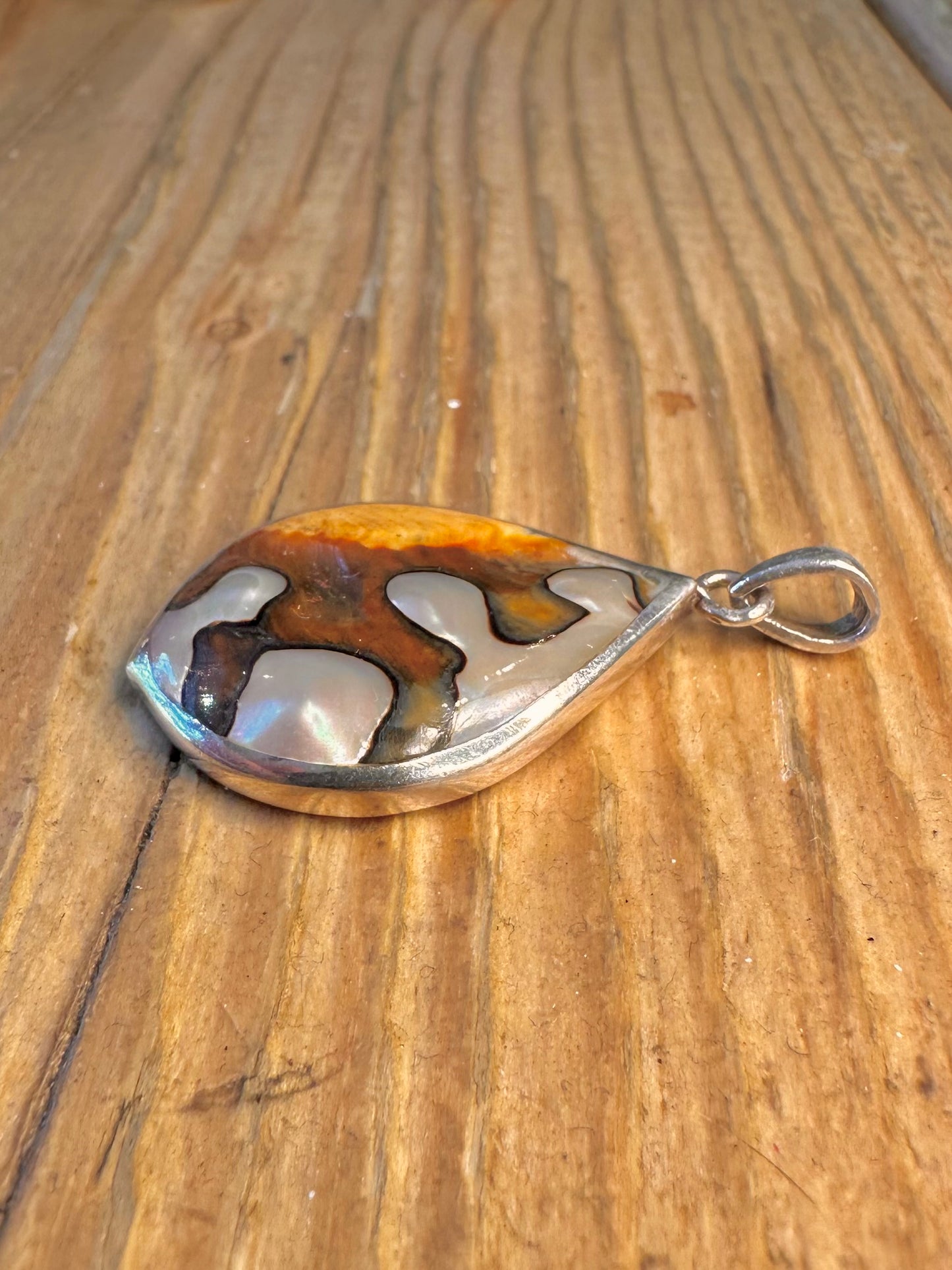 Teardrop Shape Shell 925 Sterling Silver Pendant