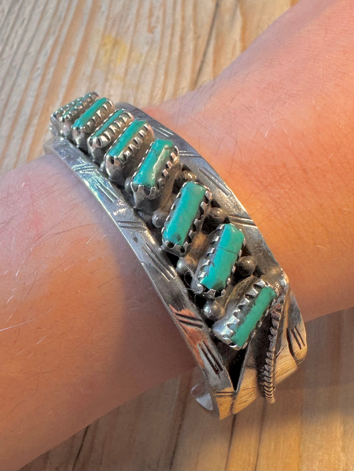 Vintage Native American Turquoise Leaf Design 925 Silver Cuff Bangle