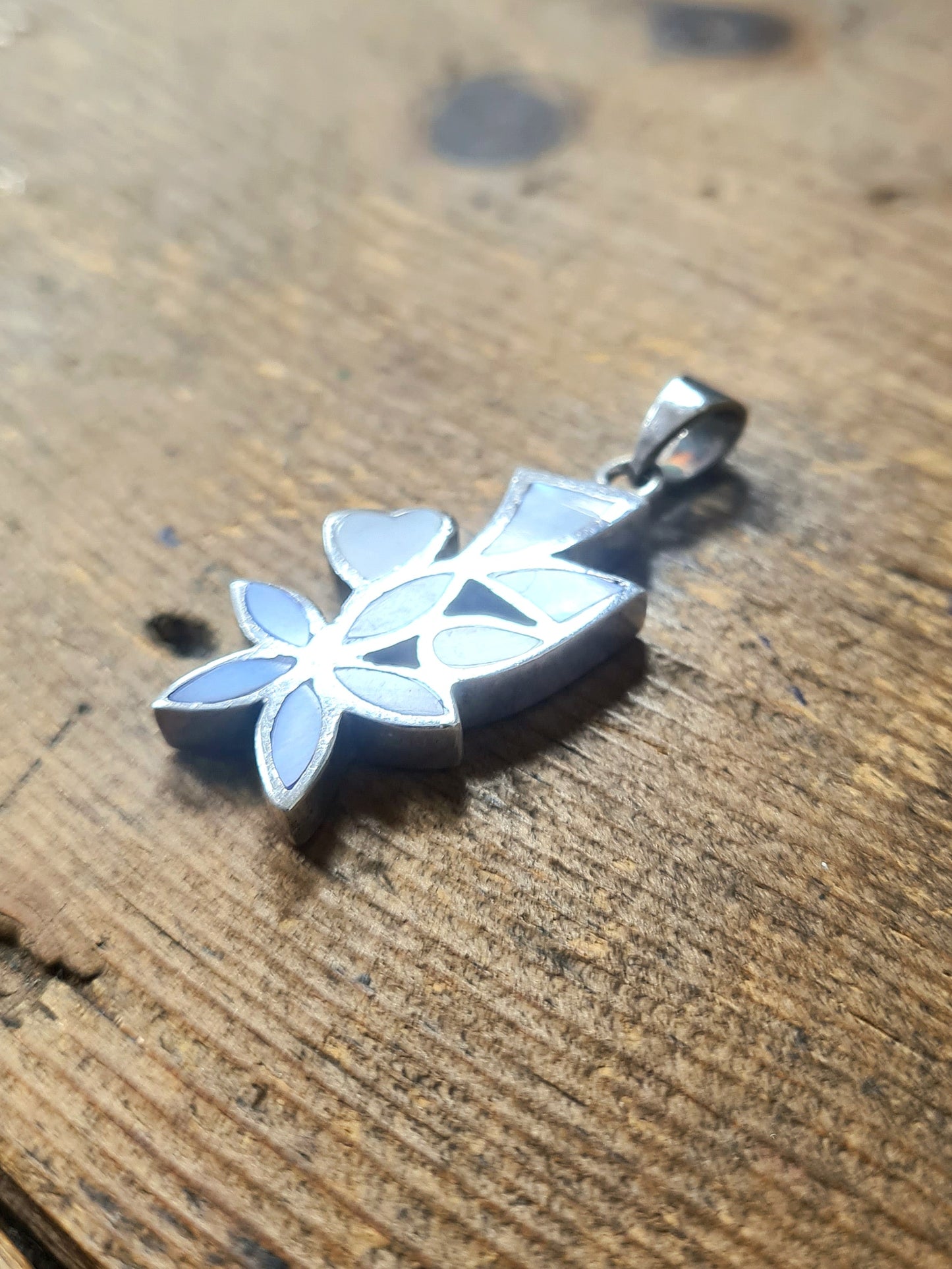 Modern Purple and White Mother of Pearl Flower 925 Silver Pendant