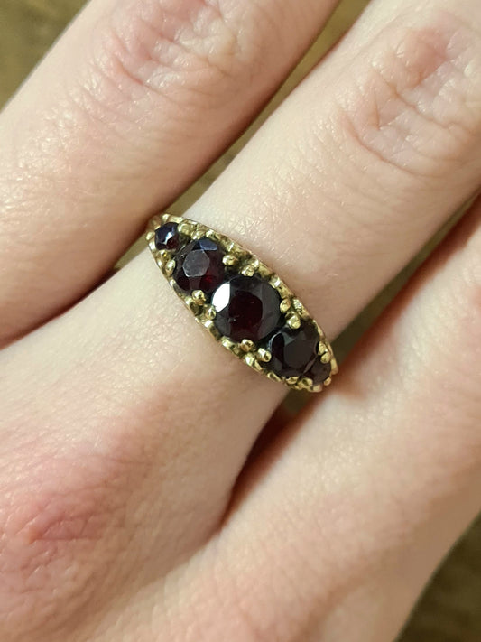 Vintage Garnet 9ct Gold Hallmarked Ring