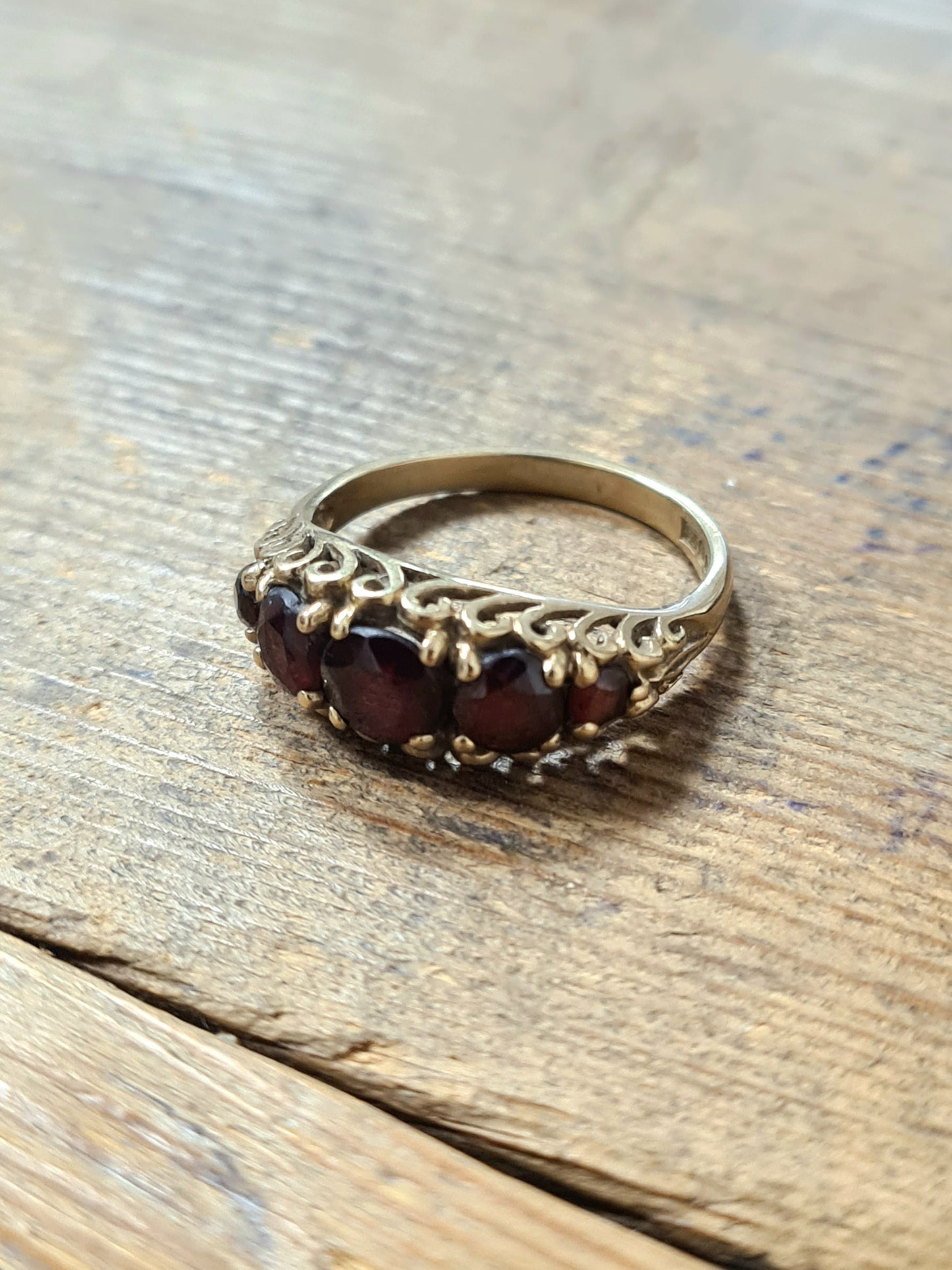 Vintage Garnet 9ct Gold Hallmarked Ring