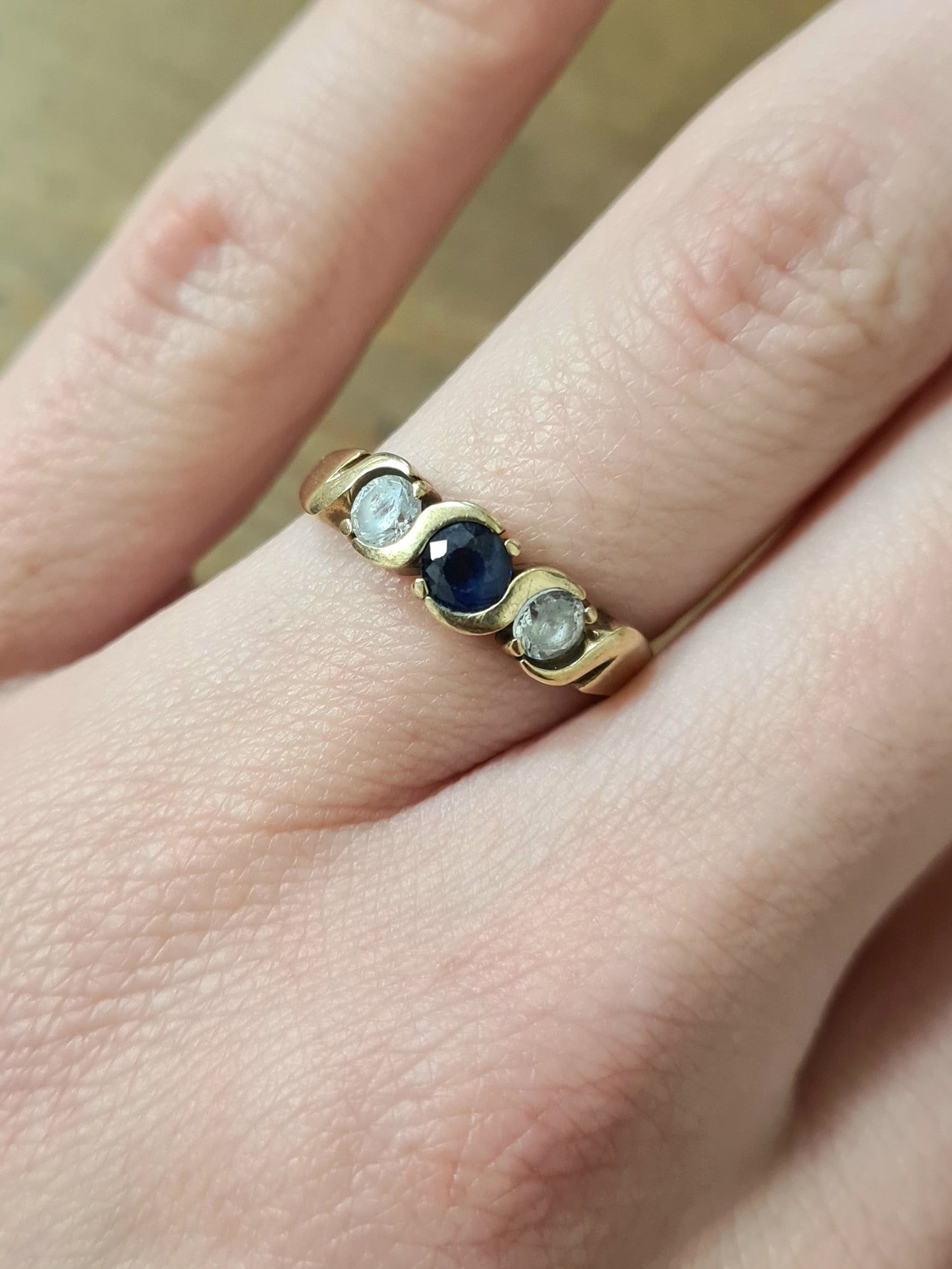 Vintage Blue and White Stones 9ct Gold Hallmarked Ring