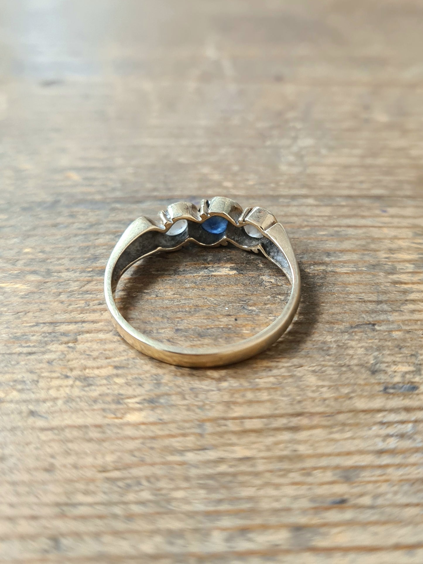 Vintage Blue and White Stones 9ct Gold Hallmarked Ring