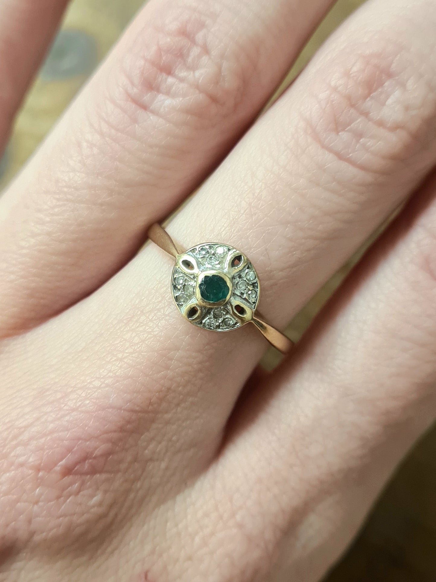 Vintage Diamonds and Green Stone 9ct Gold Hallmarked Ring