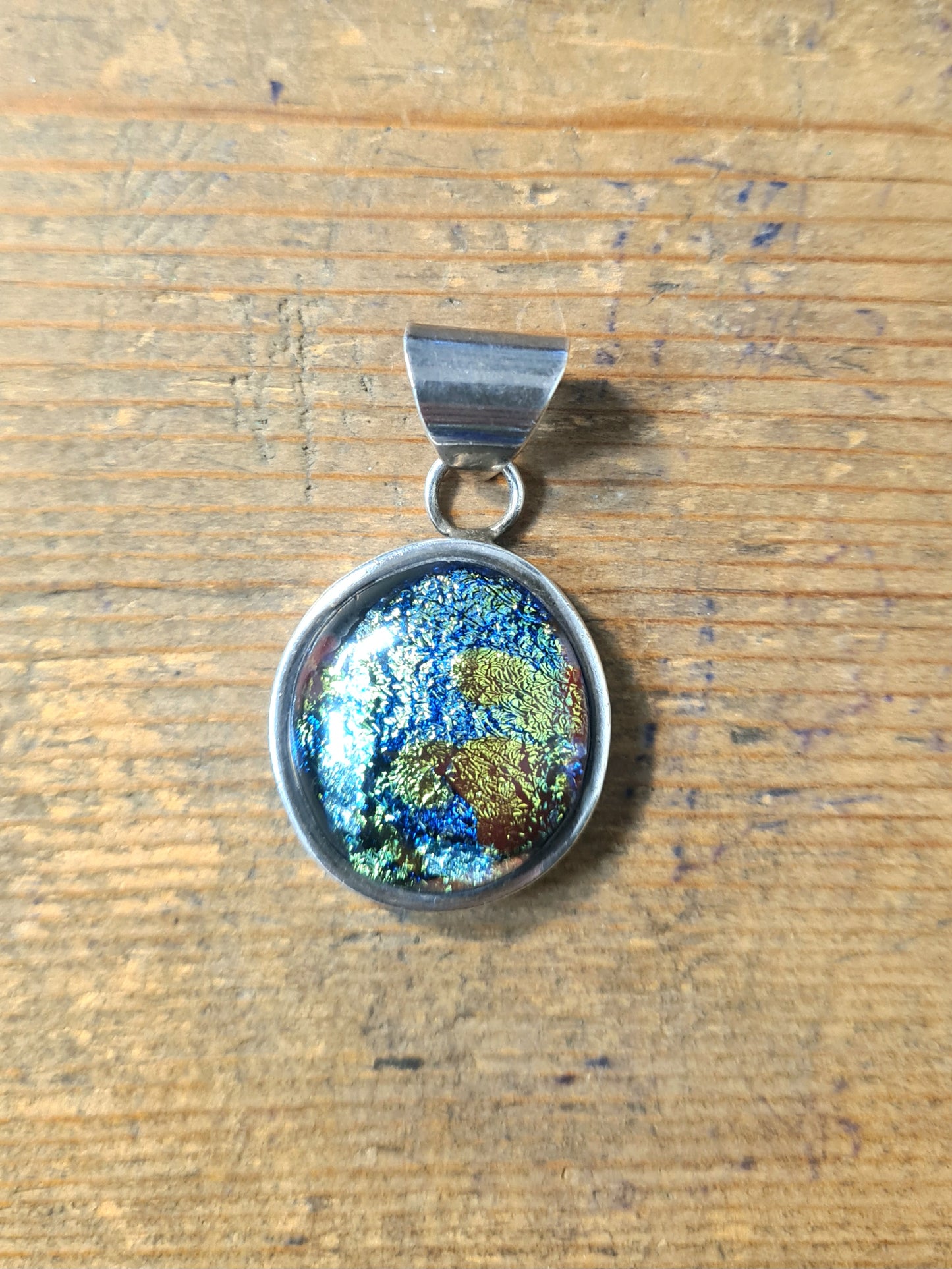 Vintage Round Resin and Foil 925 Silver Pendant