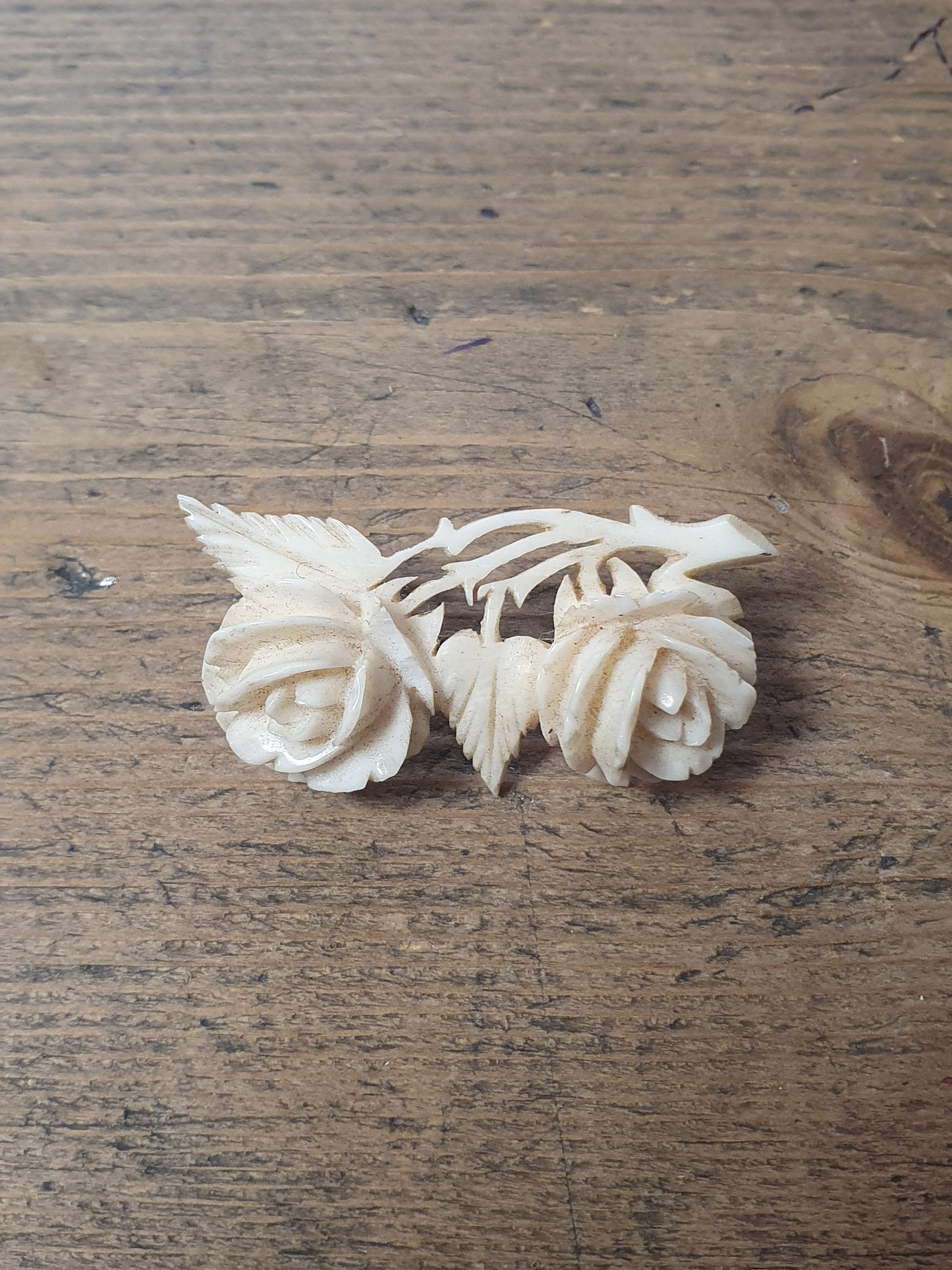 Vintage Flowers Carved Bakerlite Costume Brooch