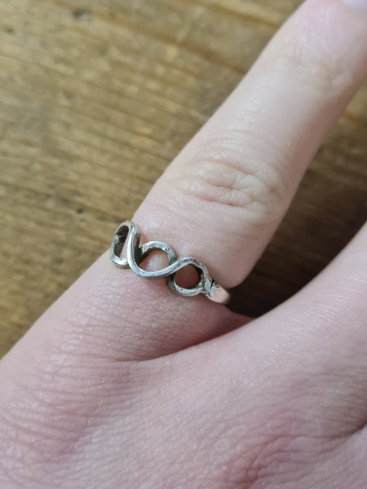 Vintage Overlapping 925 Silver Size J Ring