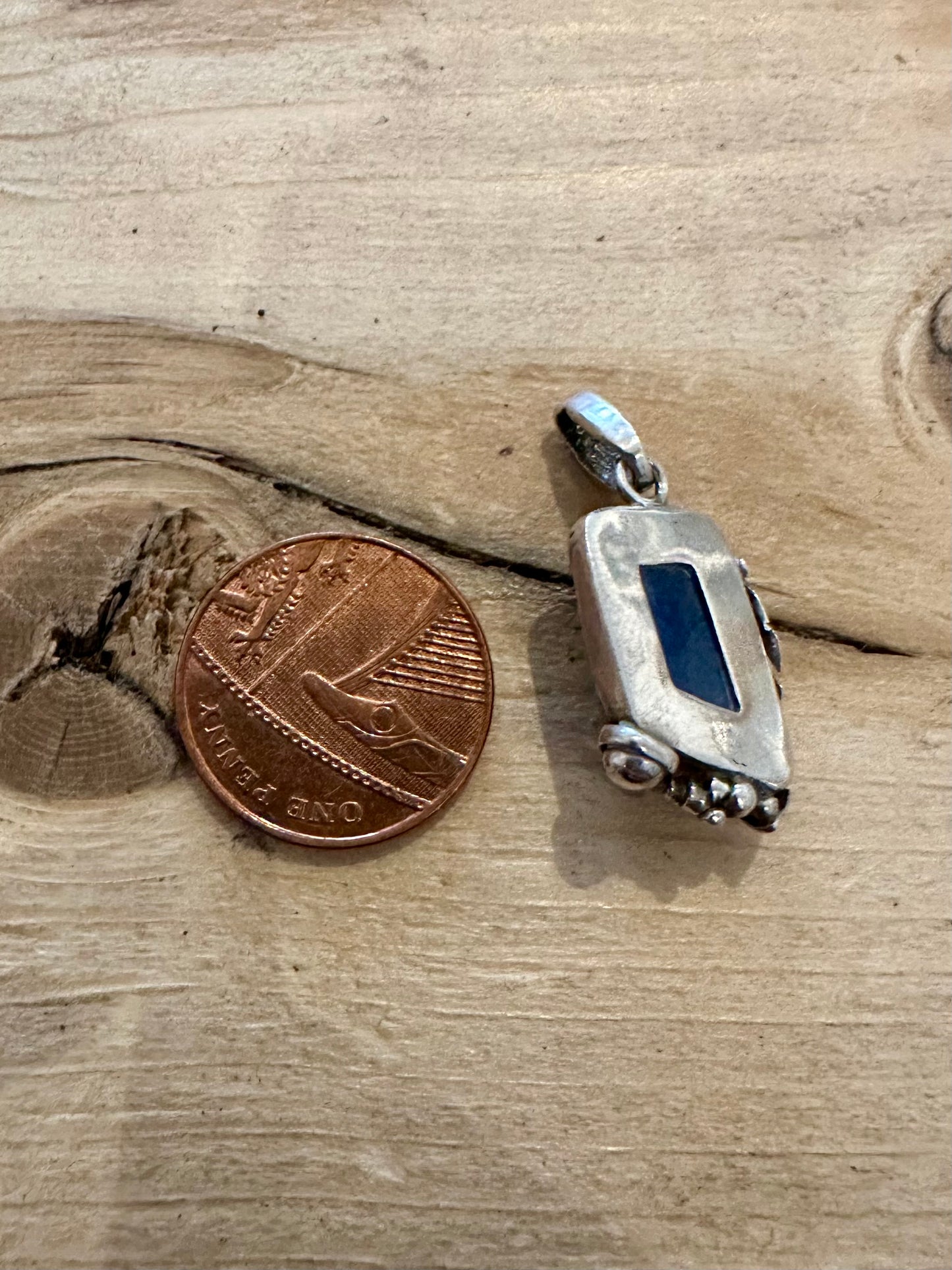 Vintage Blue Rectangle Leaf Design 925 Silver Pendant