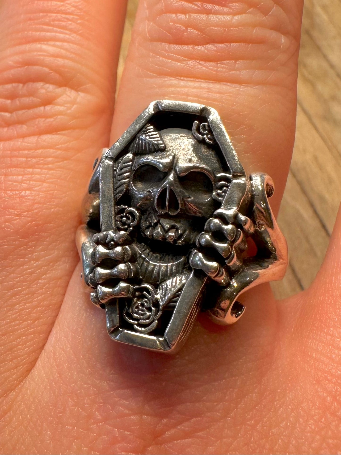 Vintage Skull Coffin Engraved 925 Sterling Silver Size U Ring