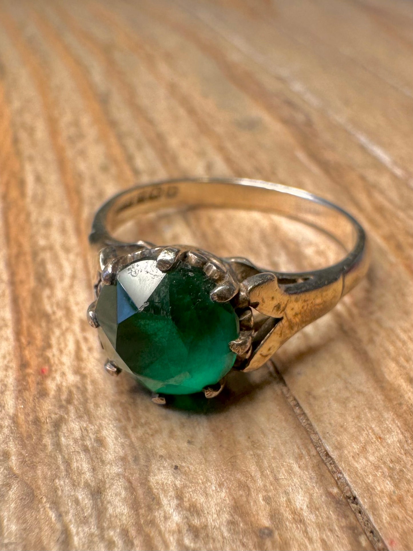 Vintage 1975 Green Stone Gold on 925 Sterling Silver Size N1/2 Ring