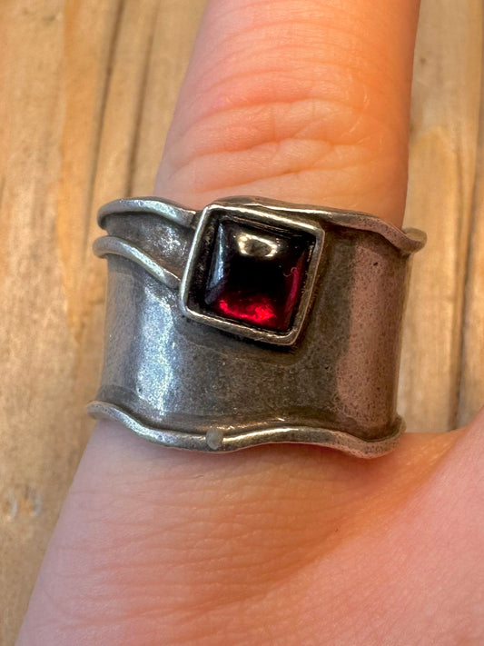Abstract Garnet Wavy Band 925 Sterling Silver Size Q Ring