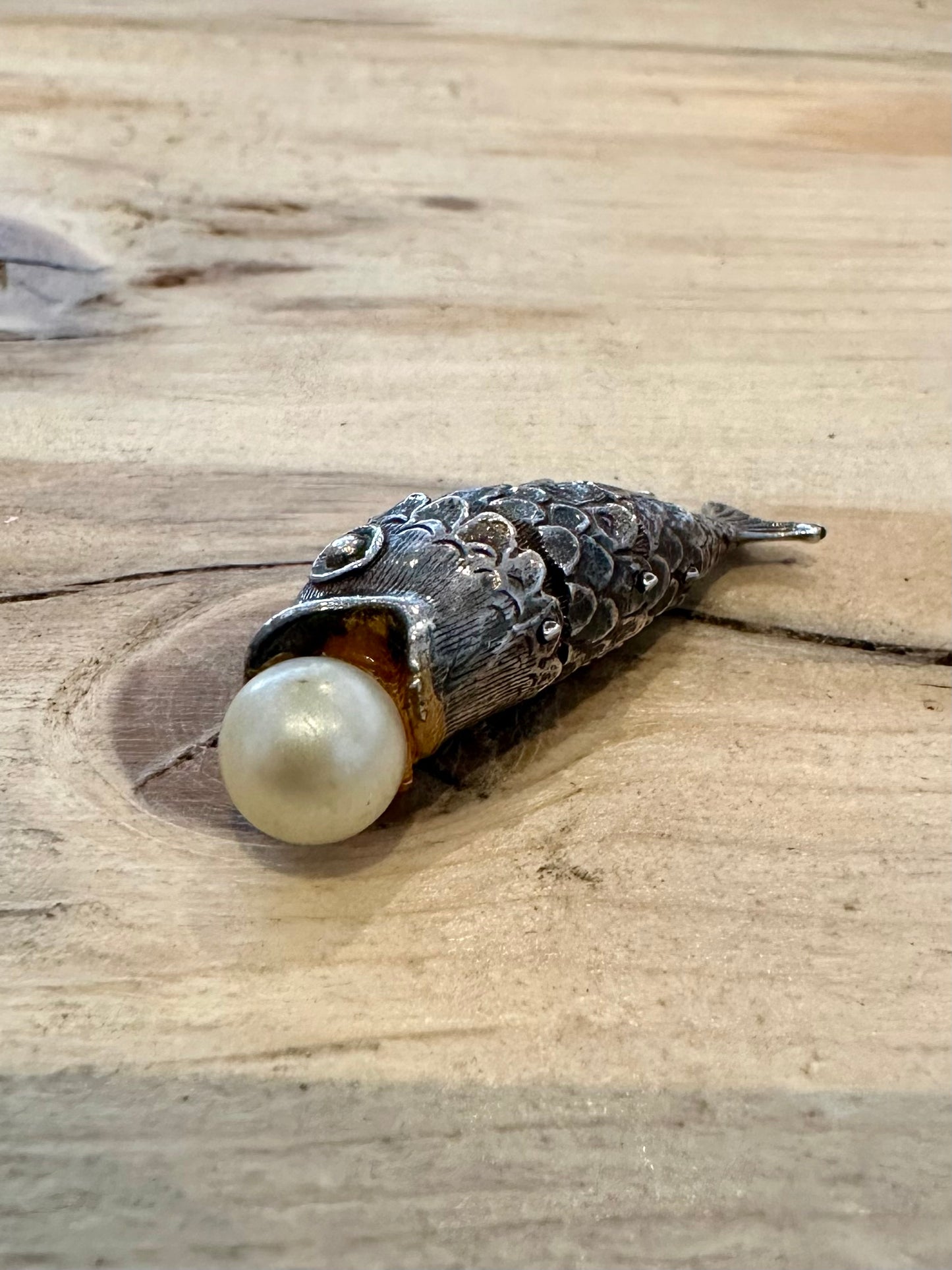 Vintage Articulated Fish White Ball Silver Pendant