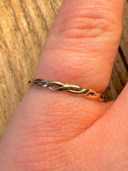 9ct Gold Rope Style Size L Ring