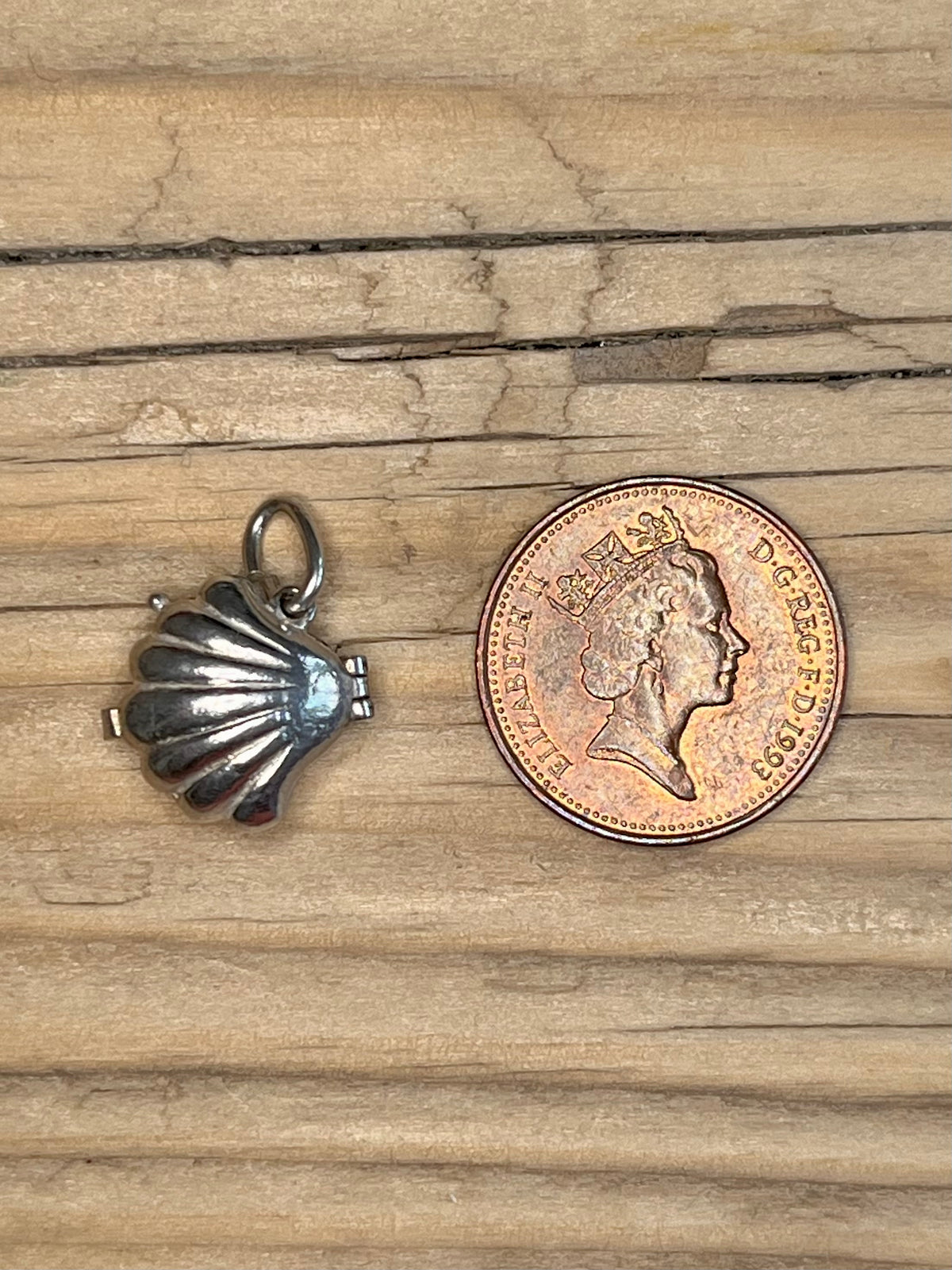 Opening Clam With Pearl Inside 925 Sterling Silver Pendant