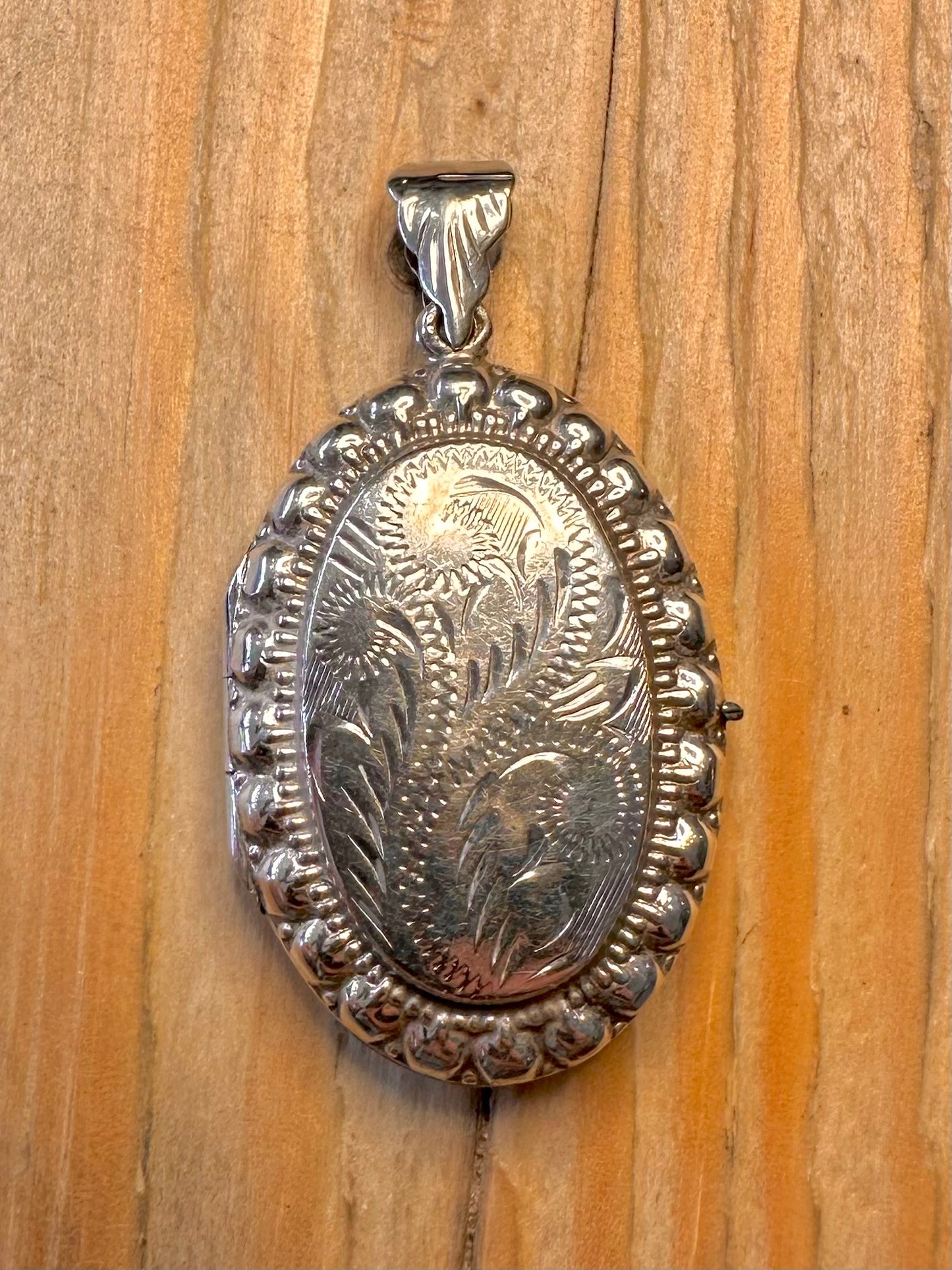 Vintage Victorian Style Engraved Locket 925 Silver Pendant