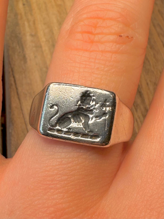 Vintage 1970 Lion Crown Symbol 925 Sterling Silver Size T Ring