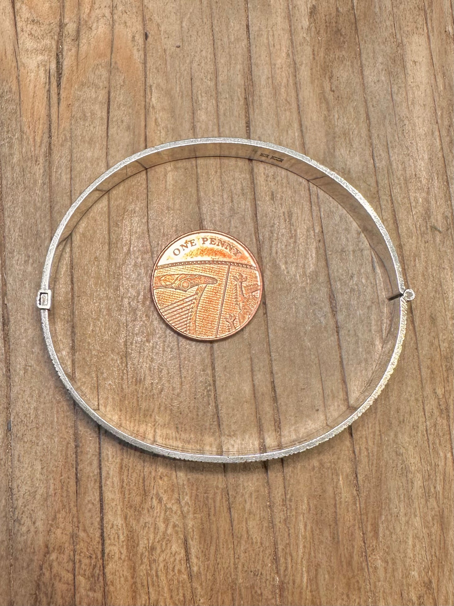 Vintage 1972 Engraved Bark Effect 925 Sterling Silver Bangle