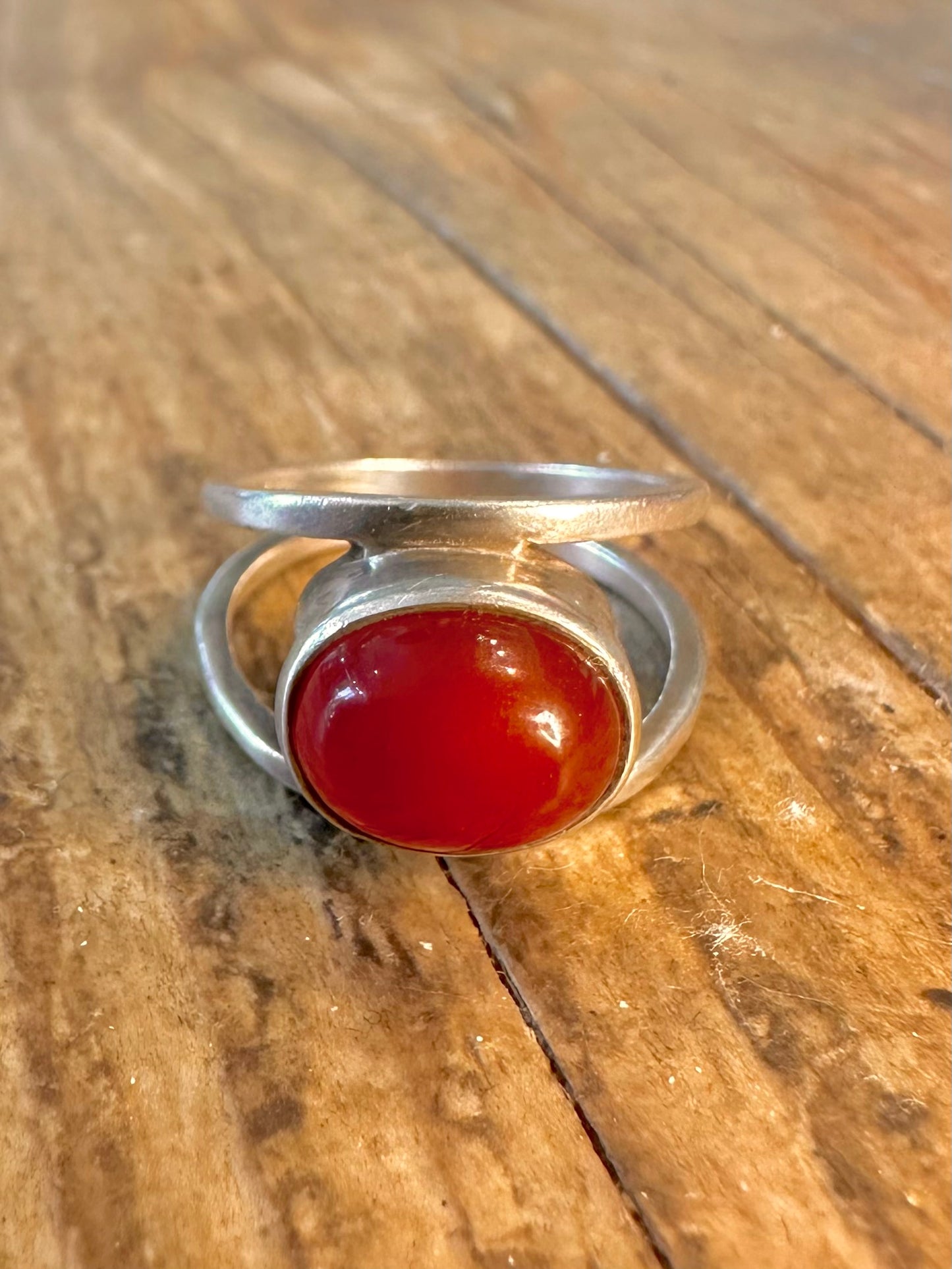 Karneol-Ring mit geteilter Ringschiene aus 925er Sterlingsilber, Größe K