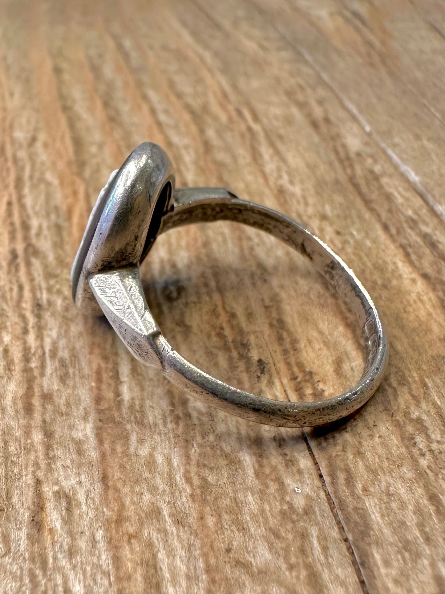 Vintage 1975 Black Wedgwood Cameo 925 Sterling Silver Maker JW Size O1/2 Ring