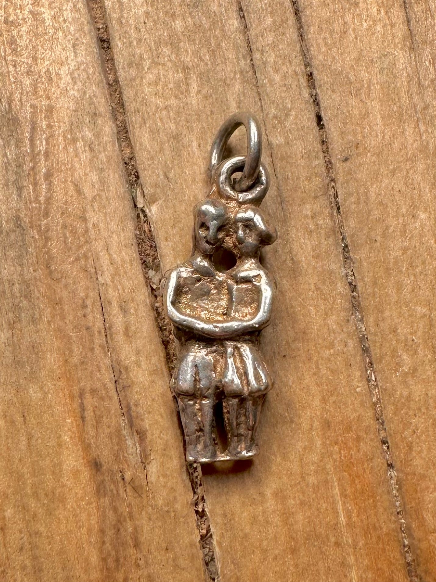 Vintage Couple Hugging 925 Sterling Silver Charm Pendant