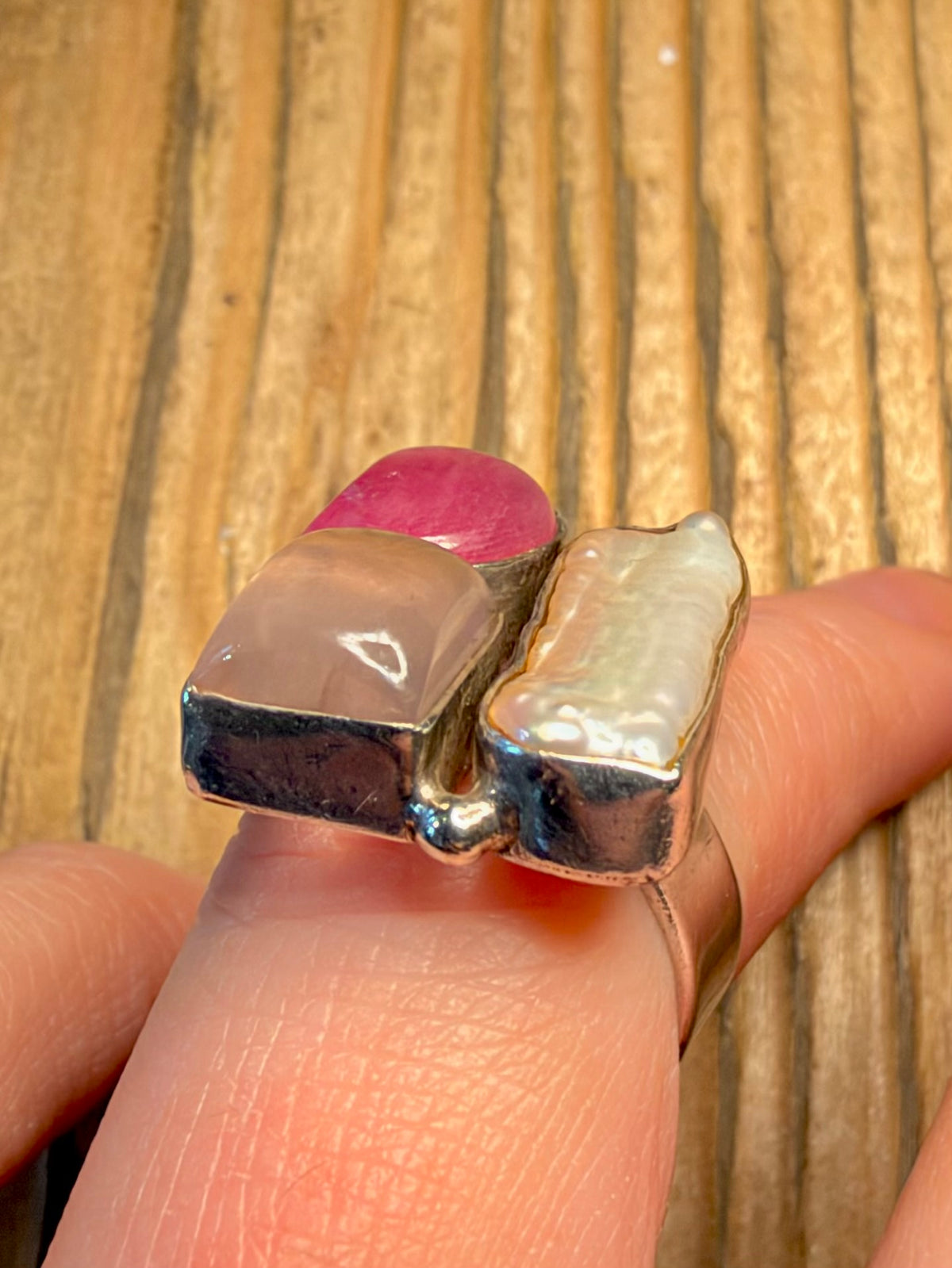 Mother of Pearl Rose Quarts and Red Stone 925 Sterling Silver Size N Ring