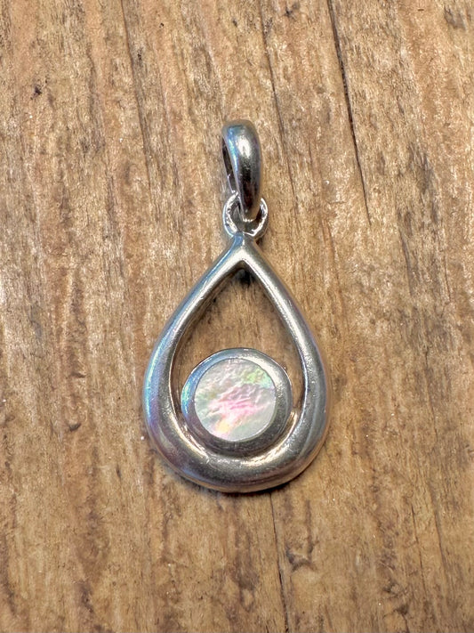 Tear Drop Shape Mother of Pearl 925 Sterling Silver Pendant