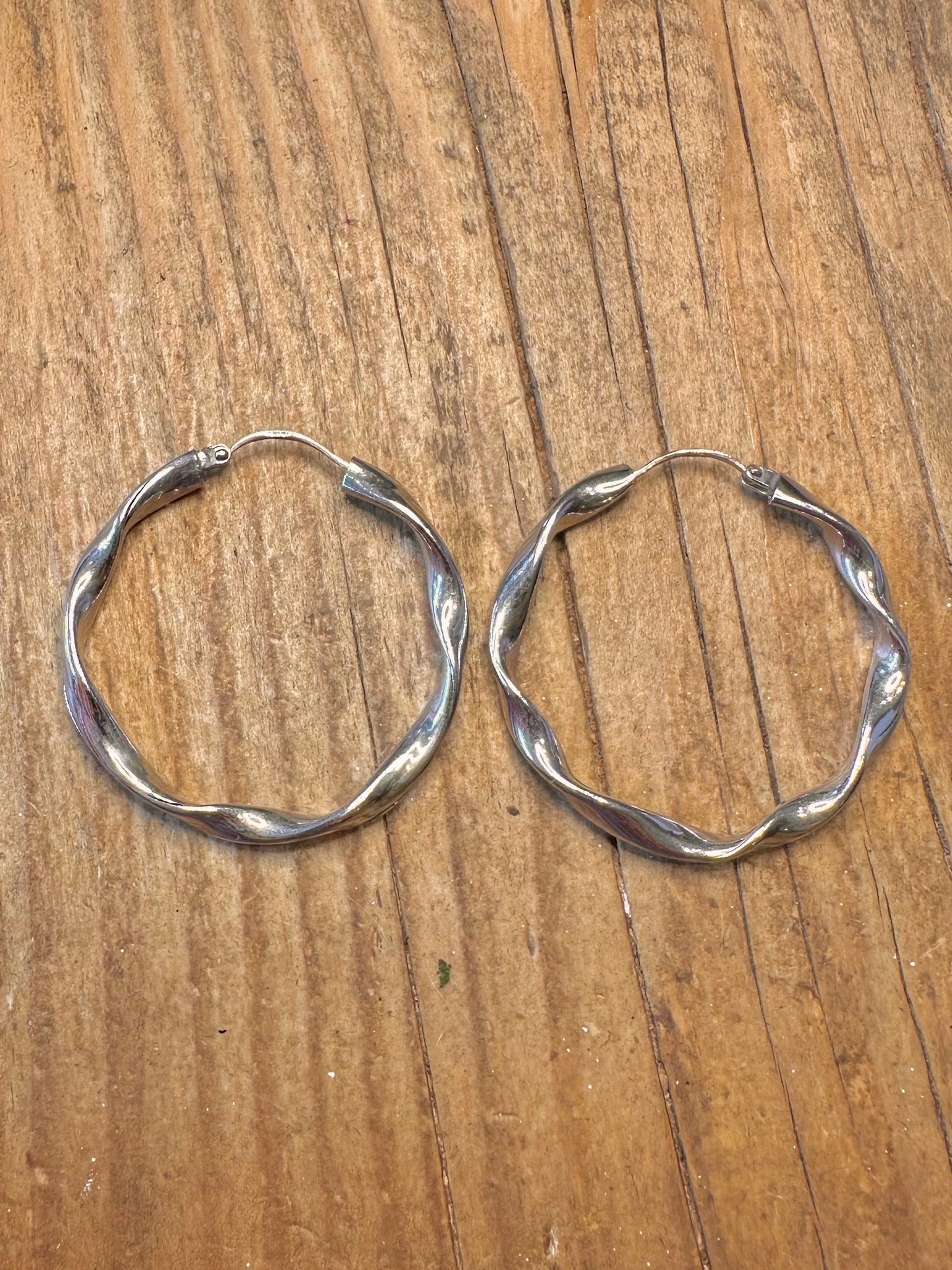 Verdrehte Creolen aus 925er Sterlingsilber