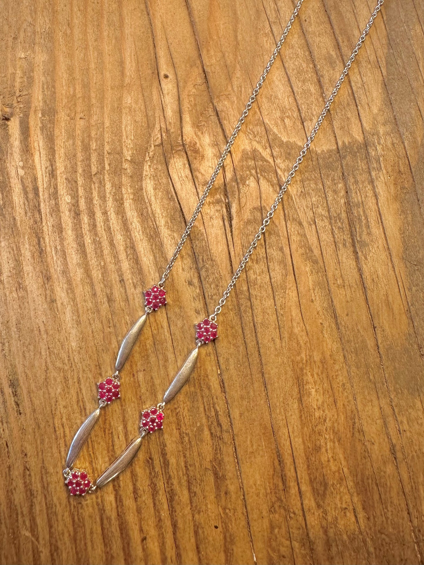 Blumen-Cluster Roter Stein Kette 925 Sterling Silber 17.5 bis 18.5 Zoll Halskette