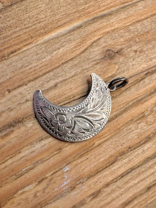 Vintage Moon Engraved Shape 925 Sterling Silver Pendant